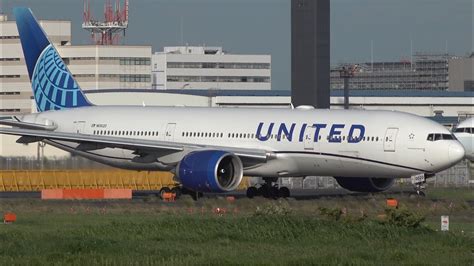 is the boeing 777-200 safe|United will still fly the Boeing 777.